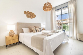 Luxury beachside apartment in Elviria RDR401